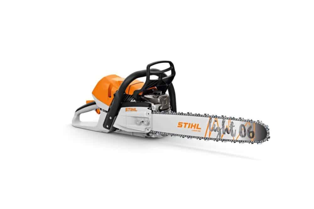 Motorsav fra STIHL set fra siden.