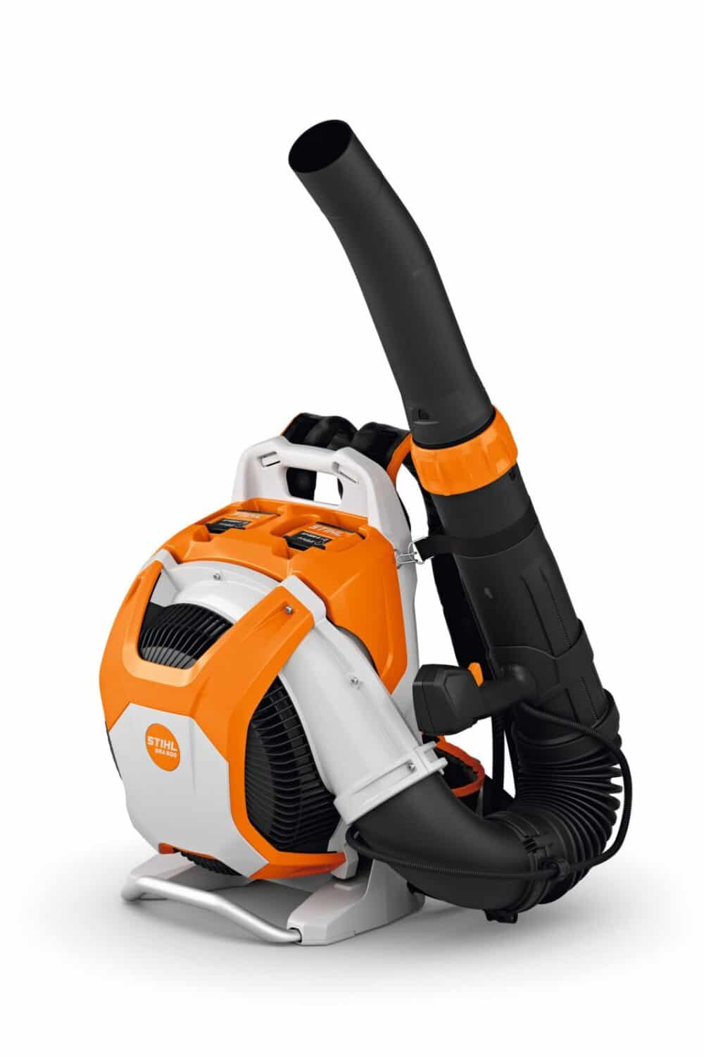 Rygbåret løvsuger fra STIHL i orange og sort design.