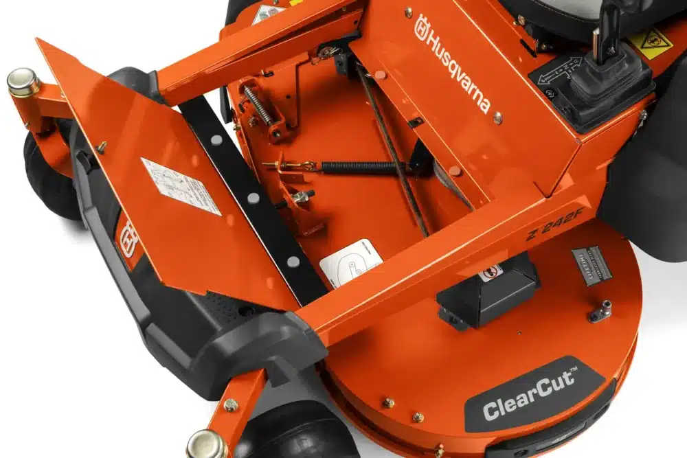 Nærbillede af en Husqvarna plæneklipper