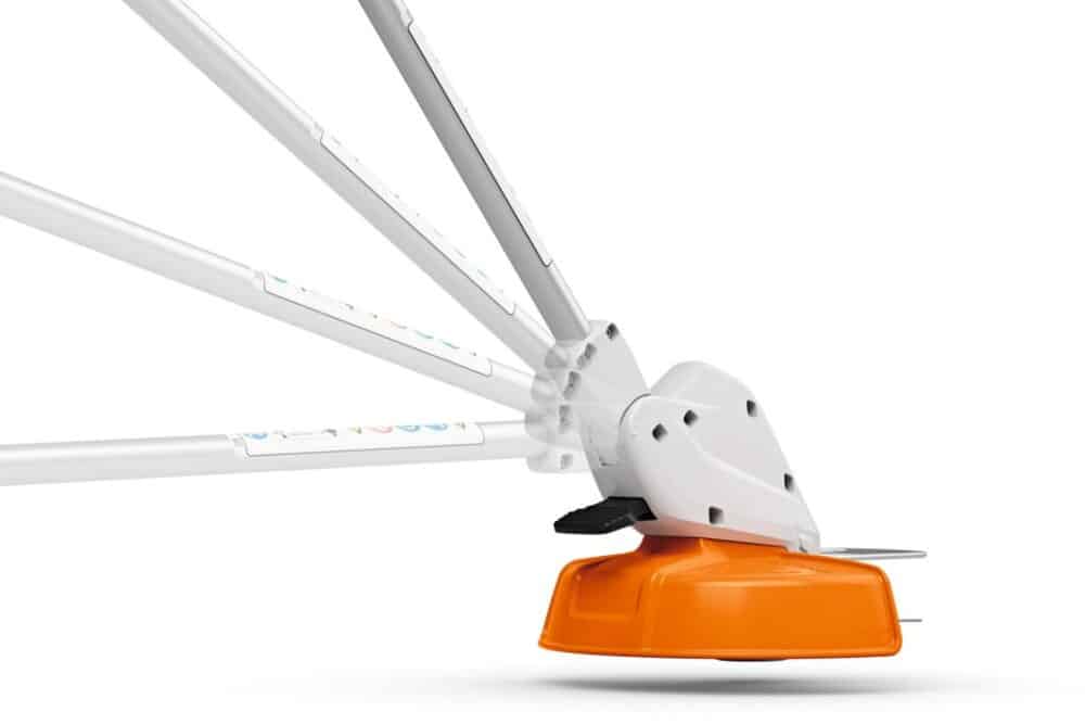 Snortrimmer med hvidt skaft og orange klippehoved.