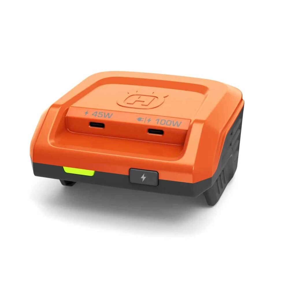 Orange oplader med to USB-C porte
