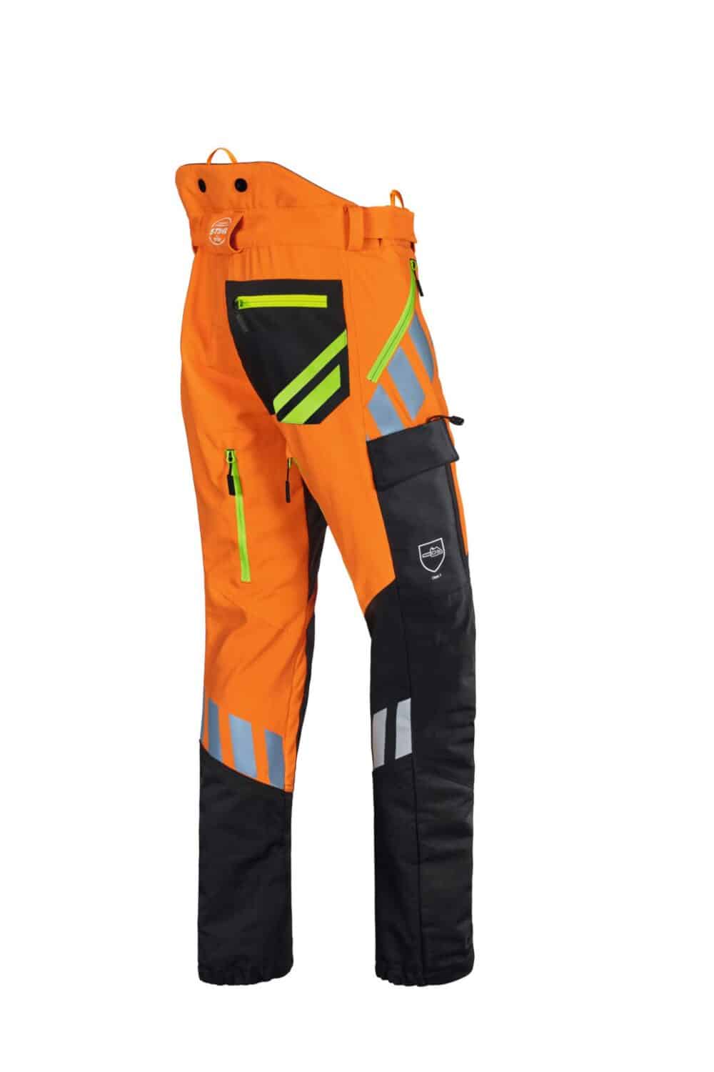 Orange og sorte arbejdsbukser med reflekterende striber.
