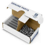 En åben kasse med Husqvarna reservedele.