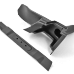 To sorte plastikdele på sort baggrund