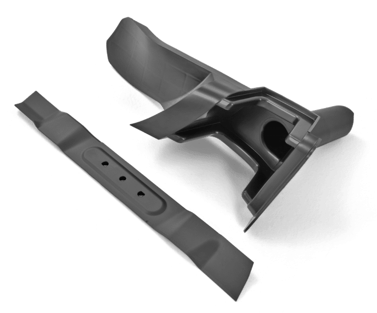 To sorte plastikdele på sort baggrund