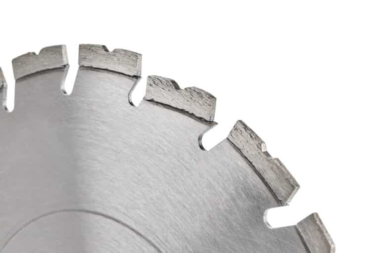 Nærbillede af en savklinge