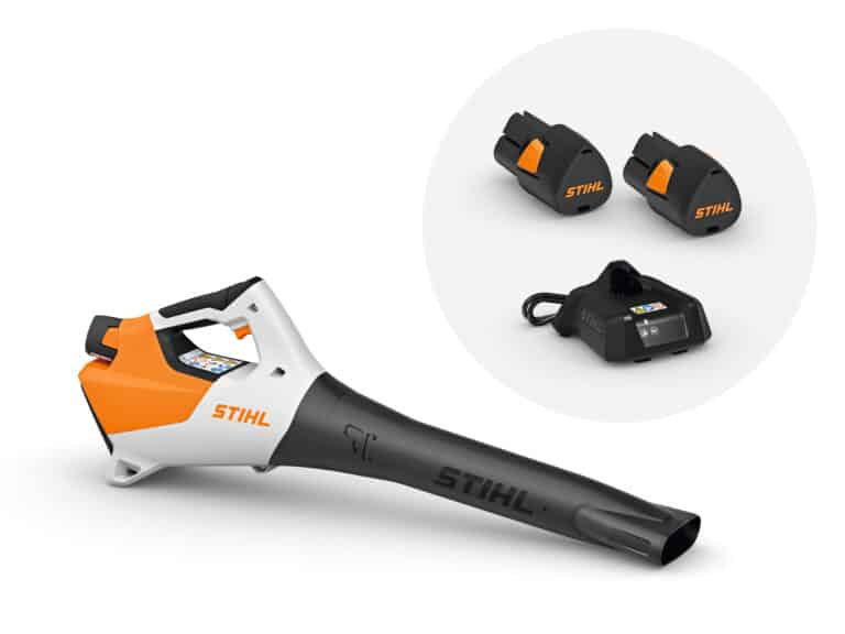 STIHL bladblæser, to batterier og en oplader.
