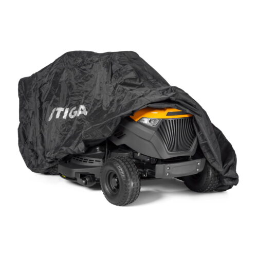 Havetraktor delvist dækket af sort presenning