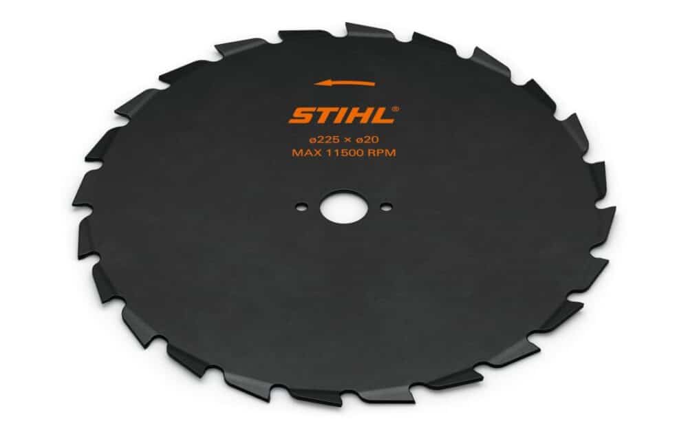 Sort rundsavklinge med orange mærkning fra Stihl