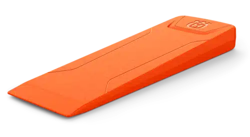 Orange kløvekile fra Husqvarna.