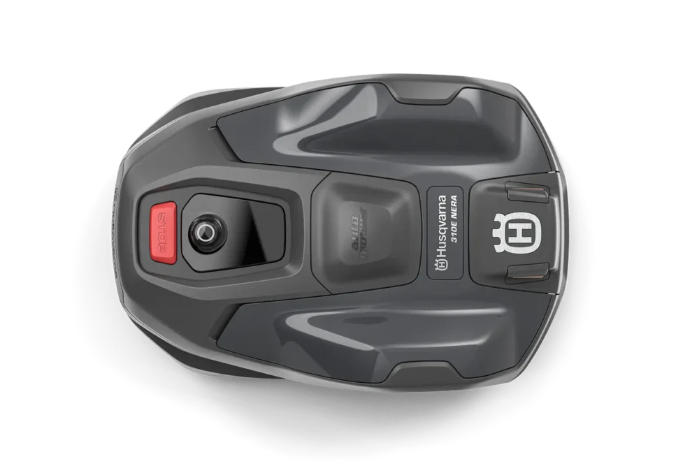 Set oppefra af Husqvarna robotplæneklipper.