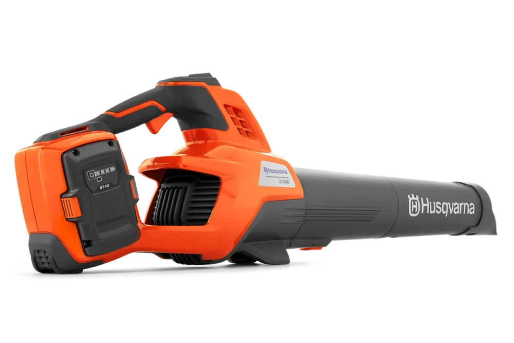 Orange og sort Husqvarna løvsuger.