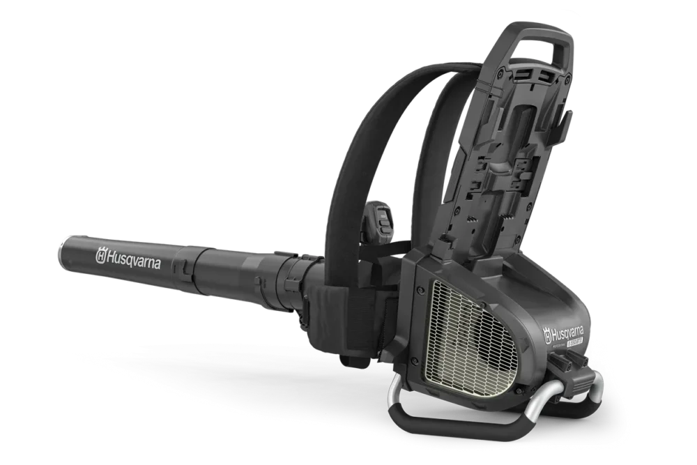 Bærbar Husqvarna løvsuger i sort design