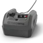 Husqvarna oplader til haveredskaber.