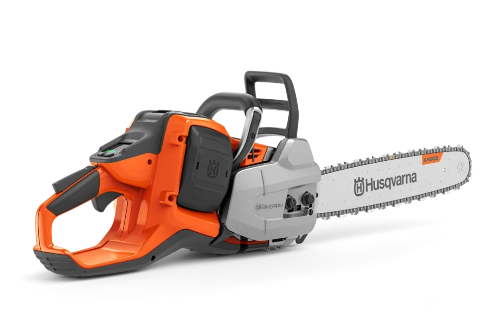Husqvarna motorsav på hvid baggrund