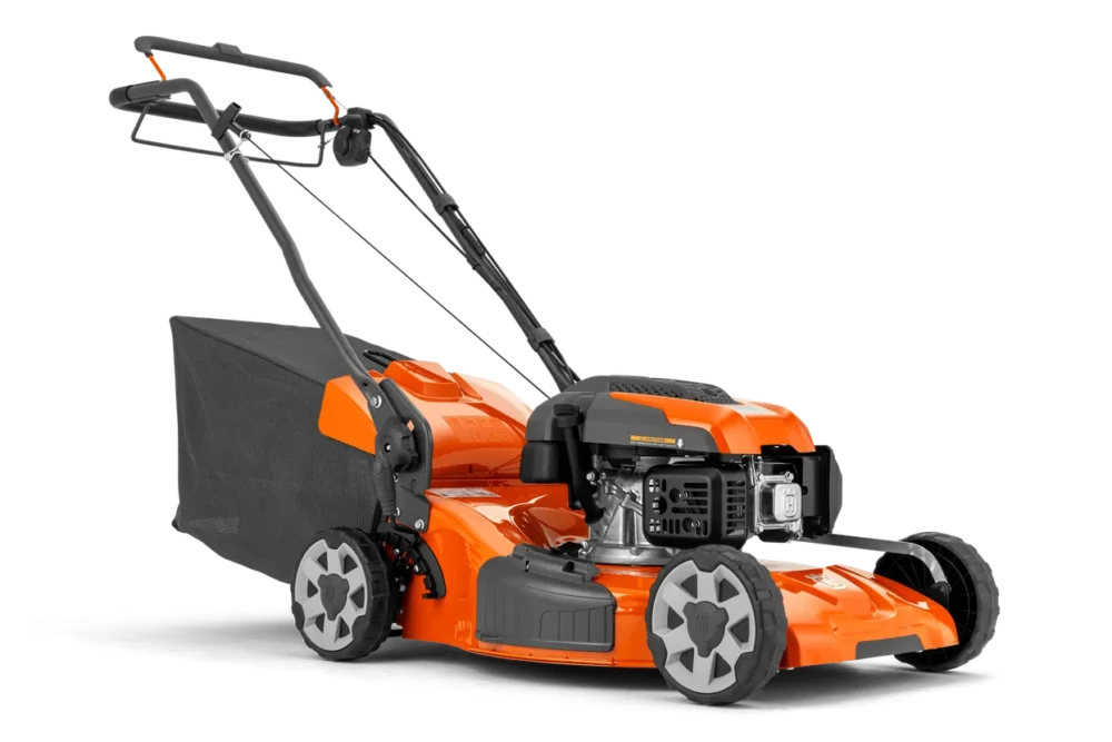 Orange og sort plæneklipper