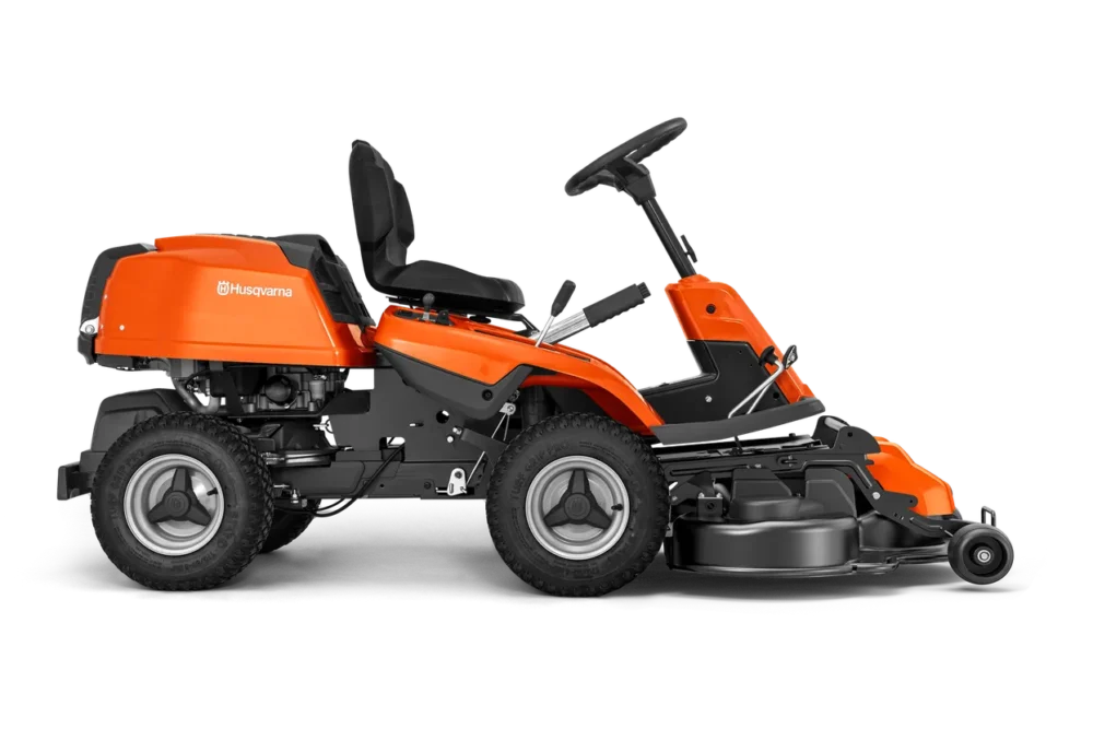 Orange Husqvarna havetraktor set fra siden