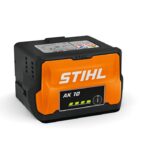 STIHL AK 10 batteri med orange og sort design.