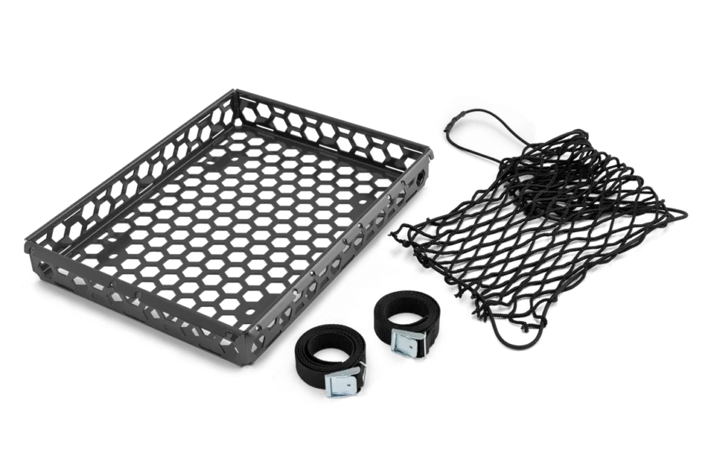 Bagagekurv med net og to sorte remme.