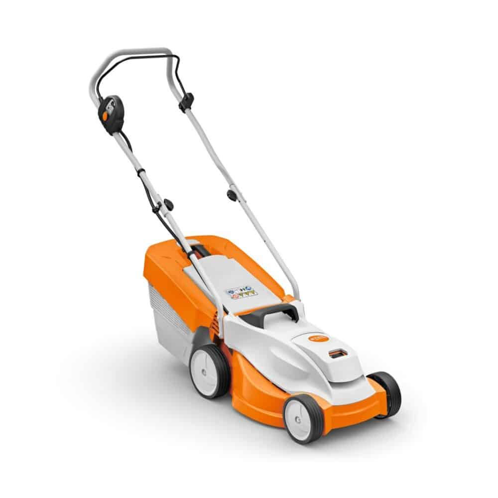 Elektrisk plæneklipper i hvid og orange.