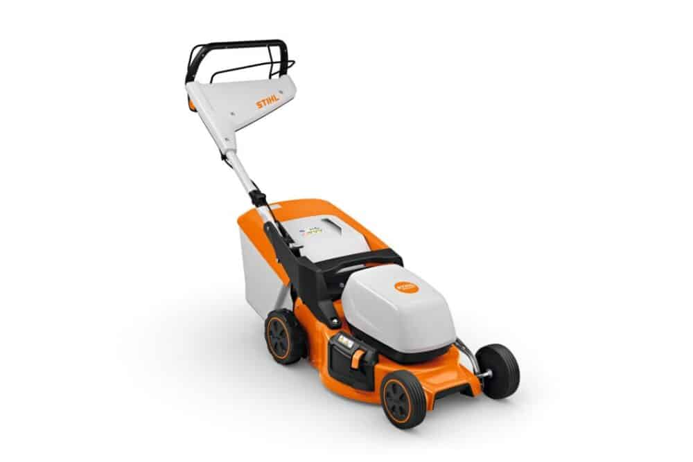 Orange og hvid STIHL plæneklipper
