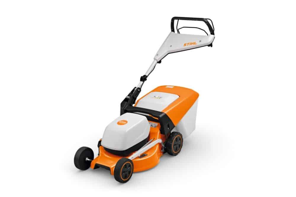 Elektrisk Stihl plæneklipper i orange og hvid