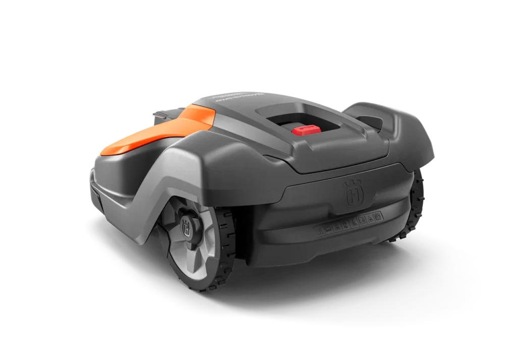 Robotplæneklipper på sort baggrund