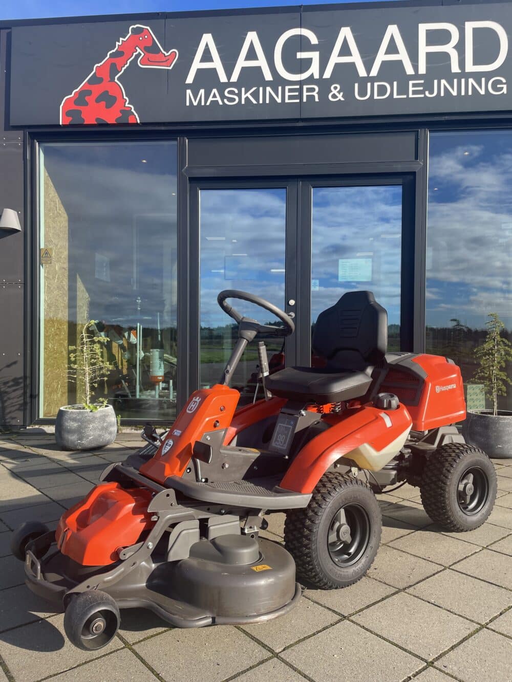 Brugt Husqvarna R 214TC Comfort Edition – 103 cm klippebord - Årg. 2025